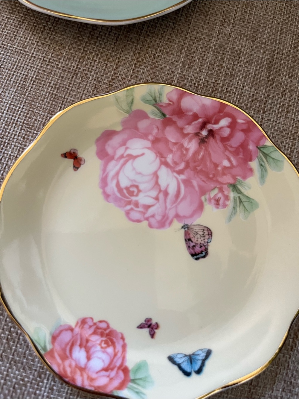 Royal Albert Mirada Kerr Pink Floral Porcelain plates - Picture 7 of 10